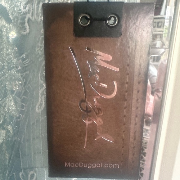 STUNNING MAC DUGGAL SLEEVELESS GOWN - Picture 4 of 9